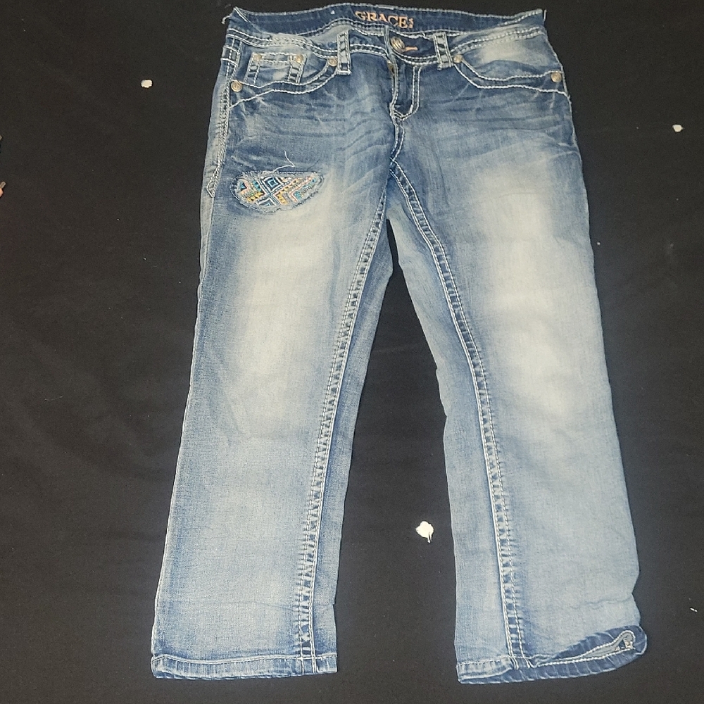 Grace Distressed Capri with Embroidered Patch Size 27